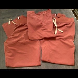 Set of 3 mauve figs.